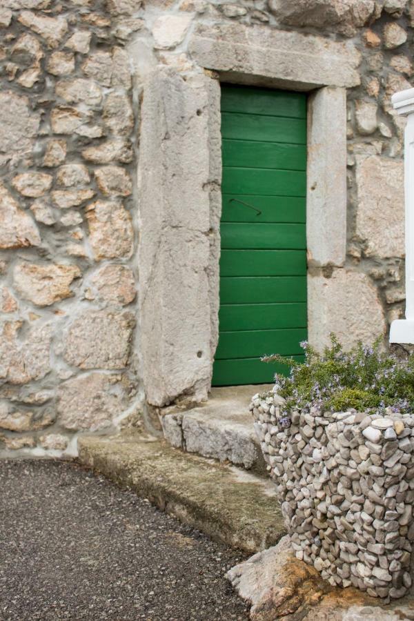 Ferienwohnung Solovi Dvori Karlobag Exterior foto